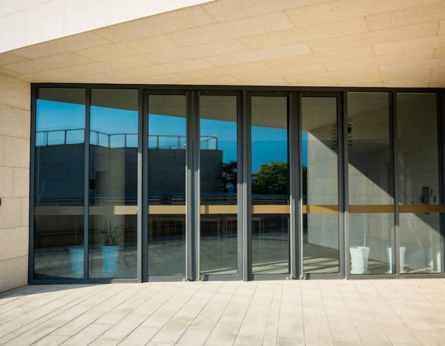 Puertas de paso abatibles y correderas